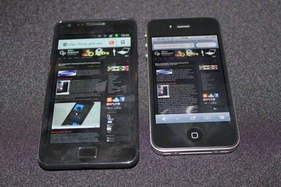 Groessenvergleich Apple iPhone 4 und Samsung Galaxy SII