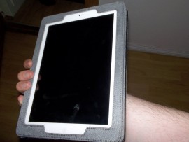 iPad 2 Schutzhülle aus Leder - Marware EcoVue for iPad 2 Hand-Strap-Halter 2