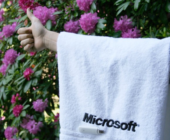 Microsoft Handtuch mit WLAN Stick