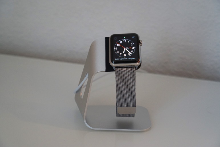 Spigen Apple Watch Stand S330 Aluminium Uhrenständer Docking Station 06