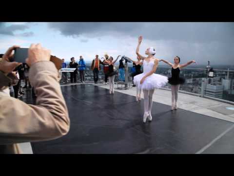 &quot;Sterbender Schwan&quot; in 130 Metern Höhe - Nachwuchs-Ballerina begeistert Touristen