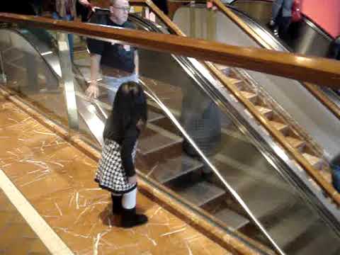 Chloe saying &quot;bye&quot; at the Copley Place Mall