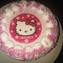 Hello Kitty Erdbeer-Sahne-Torte ausgepackt